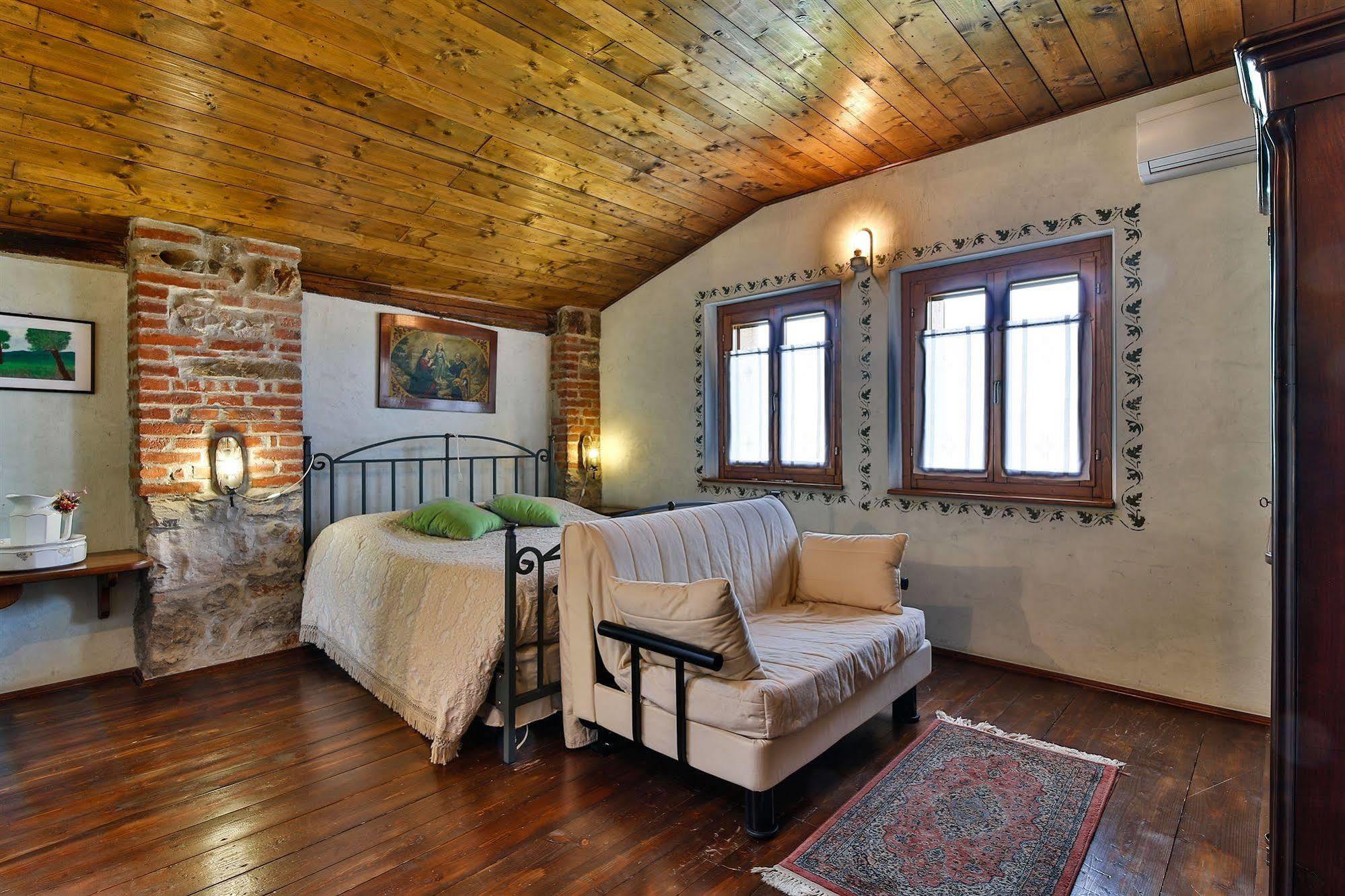 Agriturismo Borg Da Ocjs Medea Eksteriør bilde